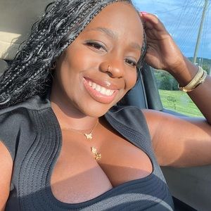 Meet your Posher, Moon Treasure